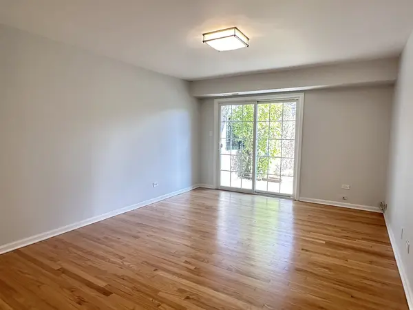 1603 N Windsor DR #102, Arlington Heights, IL 60004