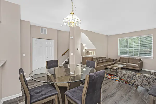2129 W Concord LN, Addison, IL 60101
