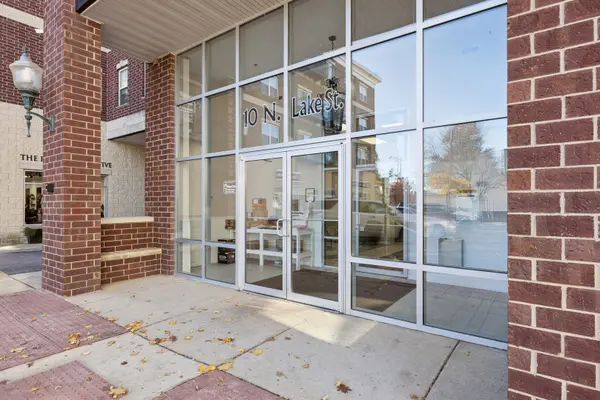 10 N Lake ST #316, Grayslake, IL 60030