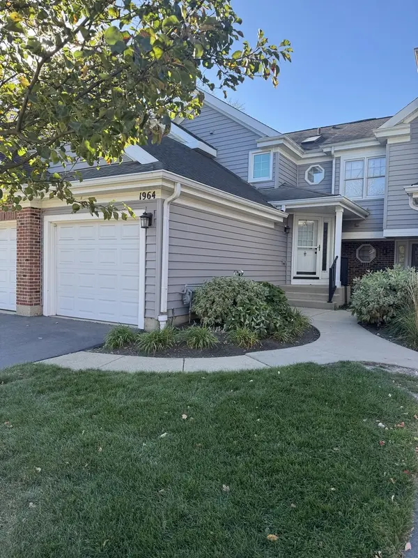 1964 N Coldspring RD, Arlington Heights, IL 60004