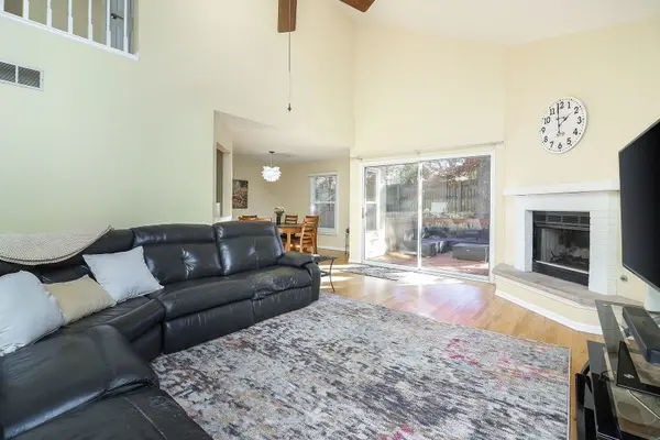 480 Village Green RD, Naperville, IL 60540