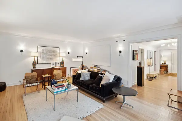 415 W Aldine AVE #9D, Chicago, IL 60657