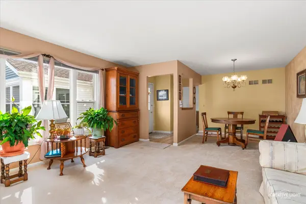 904 Dartmouth DR, Wheaton, IL 60189