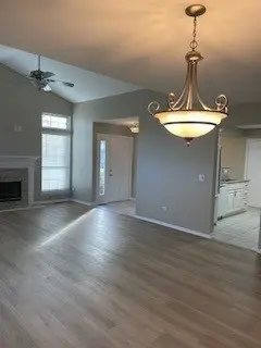 1607 Camberley CT #4, Bartlett, IL 60103
