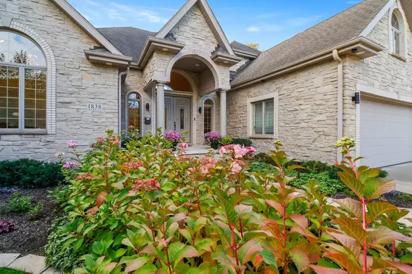 1838 Ada LN, Munster, IN 46321