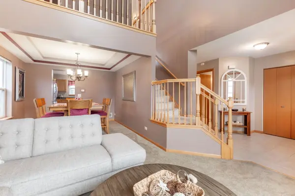 105 N Inverness CT, Round Lake, IL 60073