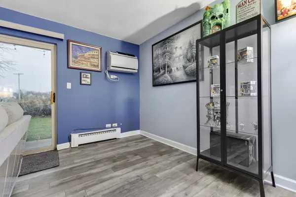 2415 N Kennicott DR #1D, Arlington Heights, IL 60004