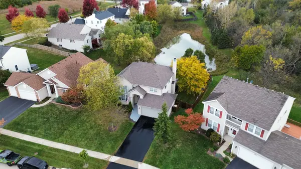 815 N Overlook CIR, Round Lake, IL 60073