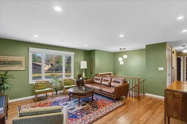 15342 W Clover LN, Libertyville, IL 60048