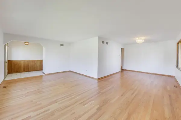 11242 S Avon AVE, Alsip, IL 60803