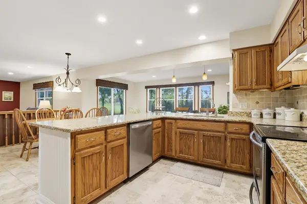 764 Leslie LN, Frankfort, IL 60423