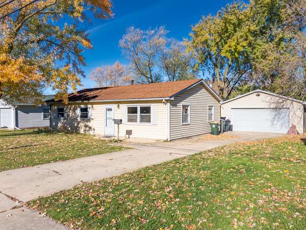 317 Butterfield RD, North Aurora, IL 60542