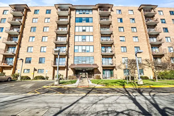 1777 W CRYSTAL LN #205, Mount Prospect, IL 60056