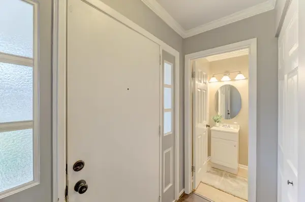 1631 Southampton CT, Wheaton, IL 60189