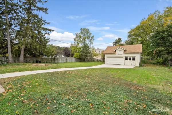 931 W Downer PL, Aurora, IL 60506