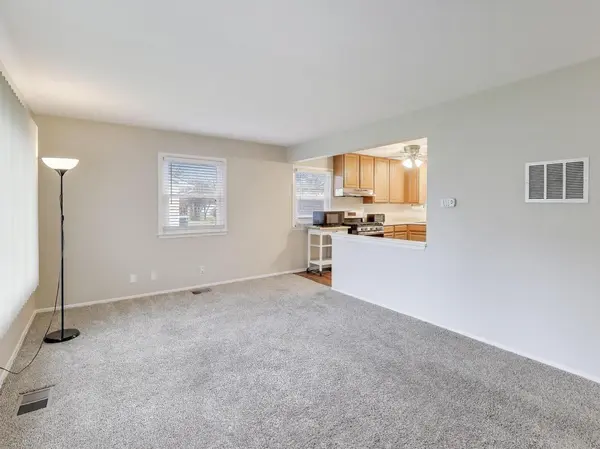 1536 Walnut DR, Woodstock, IL 60098
