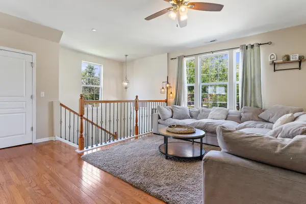 805 E Hamlin LN, Arlington Heights, IL 60004