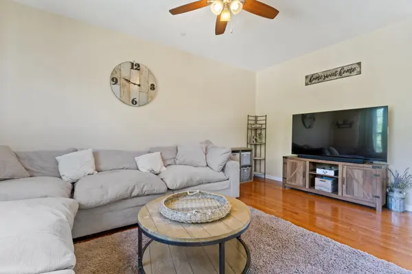 805 E Hamlin LN, Arlington Heights, IL 60004