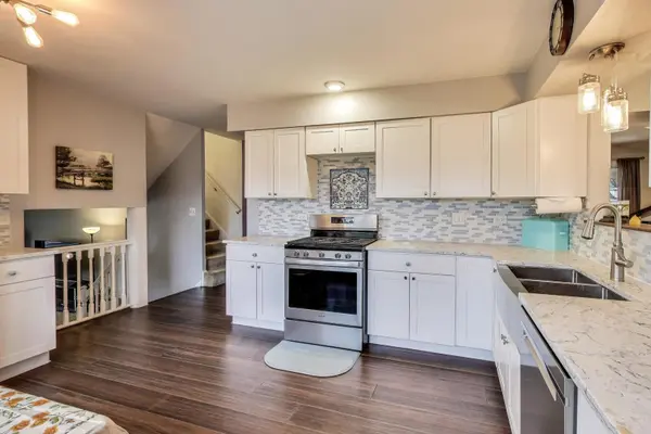 820 Saratoga LN, Buffalo Grove, IL 60089