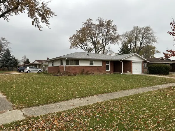 16 Evergreen ST, Elk Grove Village, IL 60007