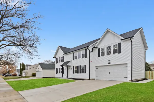 1245 Narragansett DR, Carol Stream, IL 60188