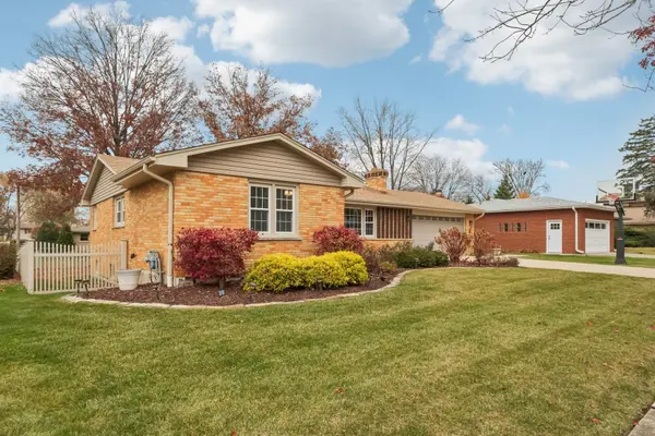 8648 W 145th ST, Orland Park, IL 60462