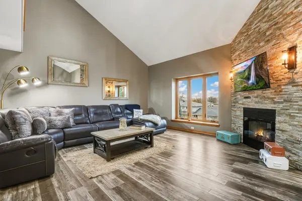 7805 W 157th ST #2S, Orland Park, IL 60462