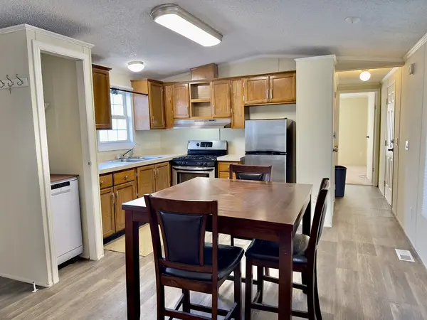 27W370 Geneva RD #68, West Chicago, IL 60185