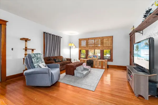 305 W Park AVE, Sheridan, IL 60551