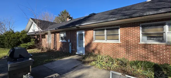 8035 Pluskota DR, Orland Park, IL 60462