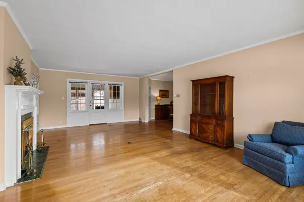 407 W North AVE, Elmhurst, IL 60126