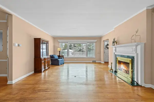 407 W North AVE, Elmhurst, IL 60126