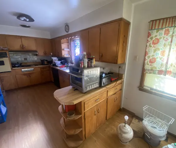 9716 S Prairie AVE, Chicago, IL 60628