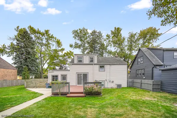 9018 Roach AVE, Brookfield, IL 60513