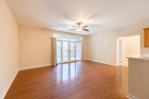 151 W Wing ST #301, Arlington Heights, IL 60005