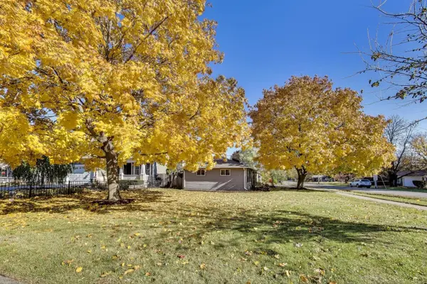 1321 W Liberty DR, Wheaton, IL 60187