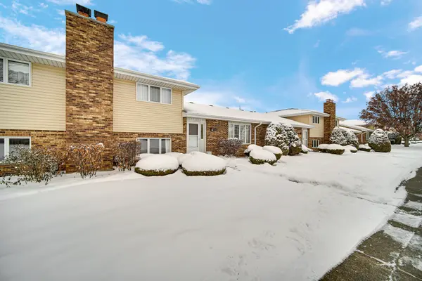 7332 W 155th ST, Orland Park, IL 60462
