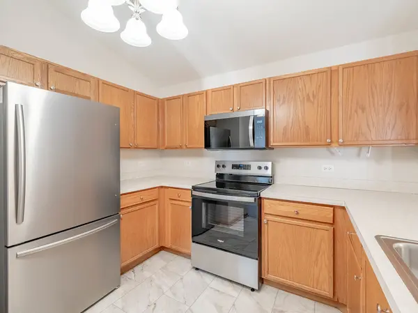 1648 McClure RD #1648, Aurora, IL 60505