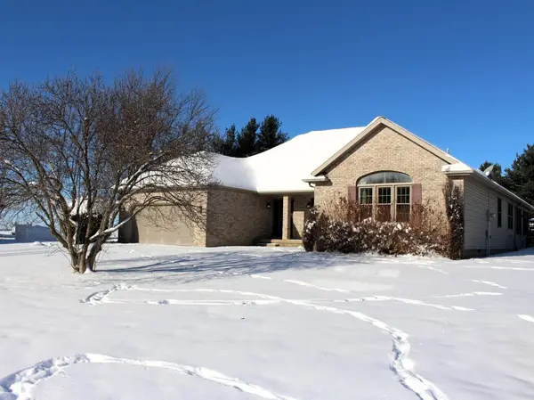 7629 White Oak RD, Clinton, IL 61727