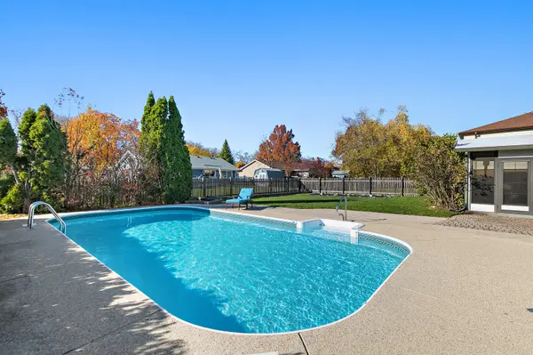 212 Natwick LN, Schaumburg, IL 60193