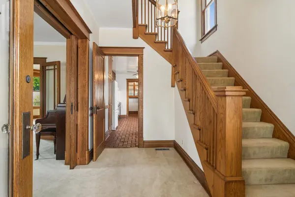 208 N Benton ST, Palatine, IL 60067