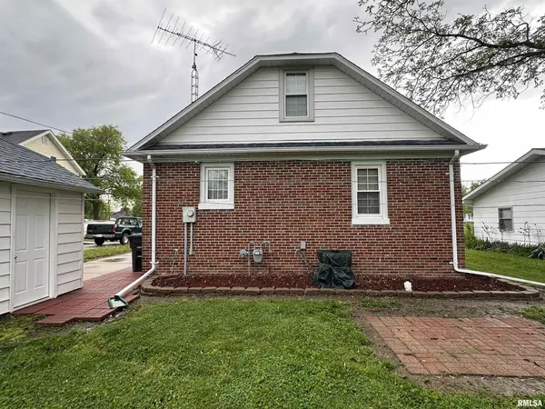 505 Saint Clair ST, Altamont, IL 62411