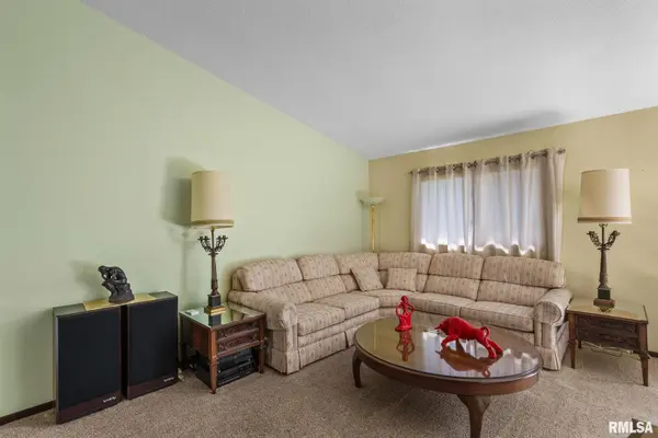 4023 LILLIE AVE #504, Davenport, IA 52806