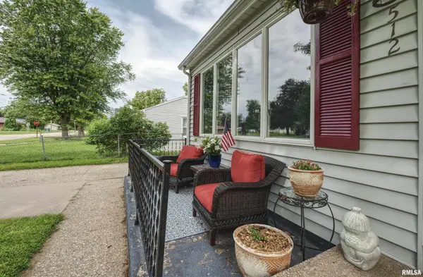 512 7TH ST, Camanche, IA 52730