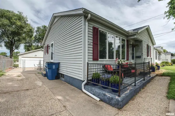 512 7TH ST, Camanche, IA 52730