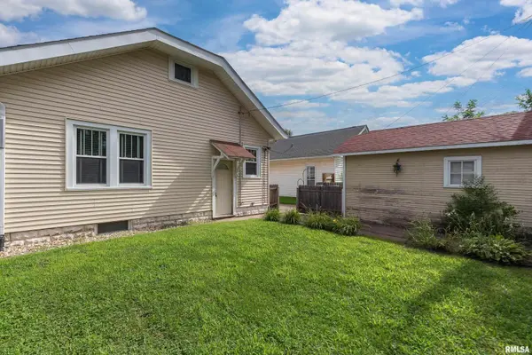 930 21ST AVE, Rock Island, IL 61201