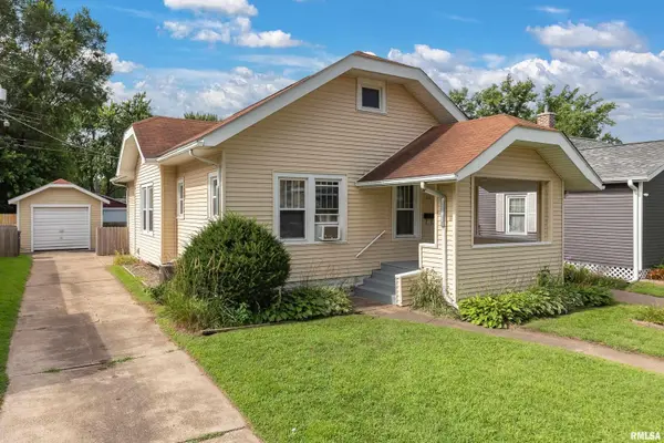 930 21ST AVE, Rock Island, IL 61201