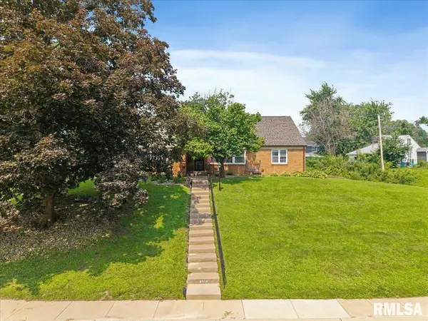 2320 26TH ST, Rock Island, IL 61201-4662