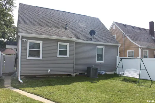 2030 33RD ST, Rock Island, IL 61201