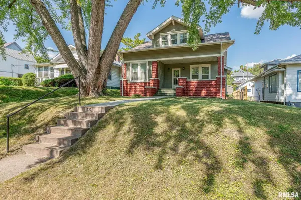 1330 W 12TH ST, Davenport, IA 52804